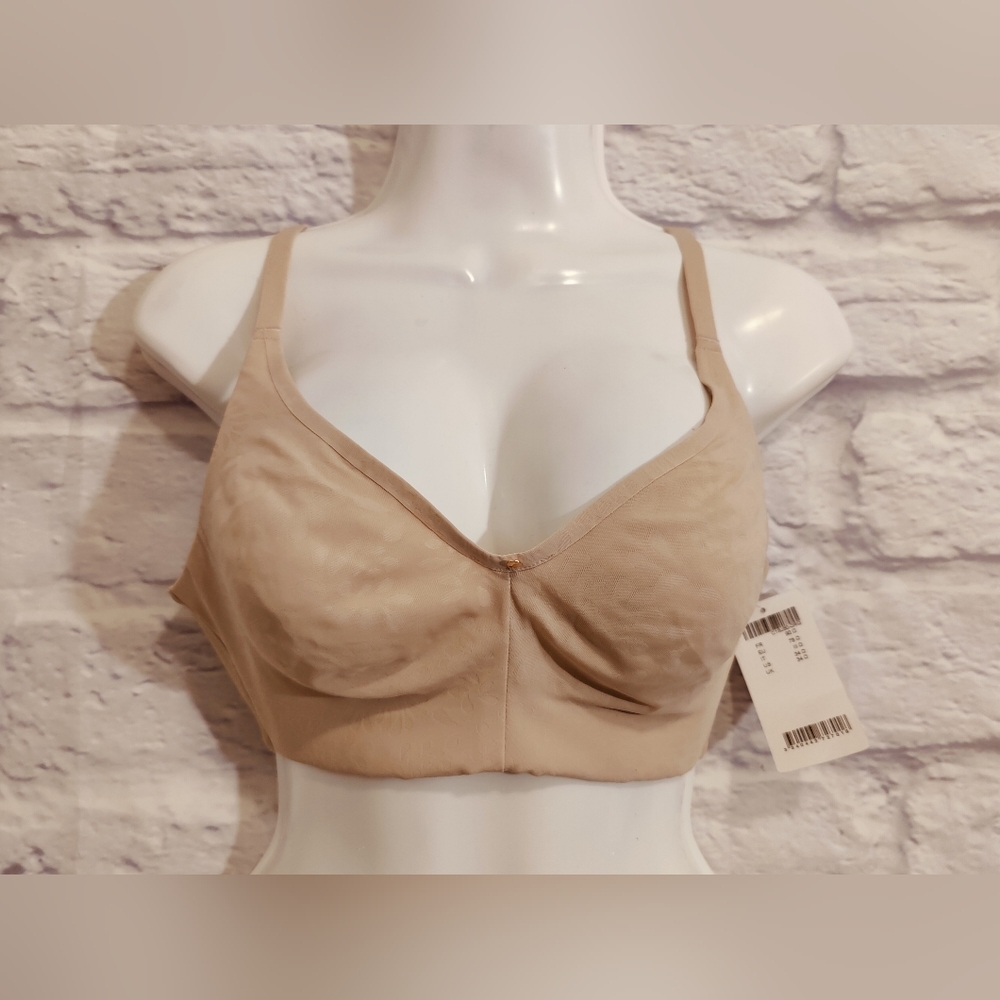 Chantelle Women's Comfort Chic Back Smoothing Wireless Bra 34D